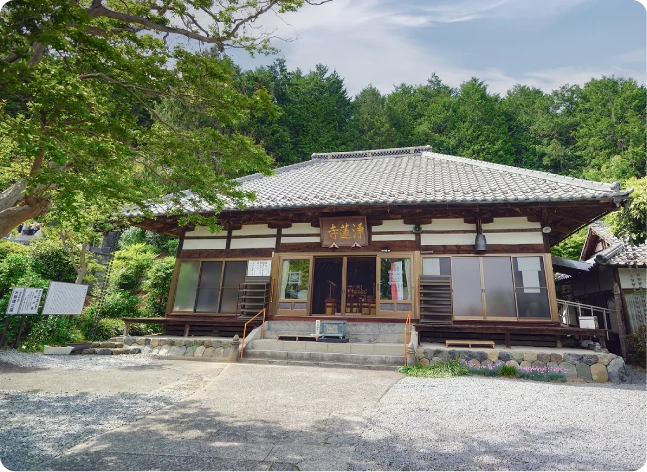 お寺の境内の写真